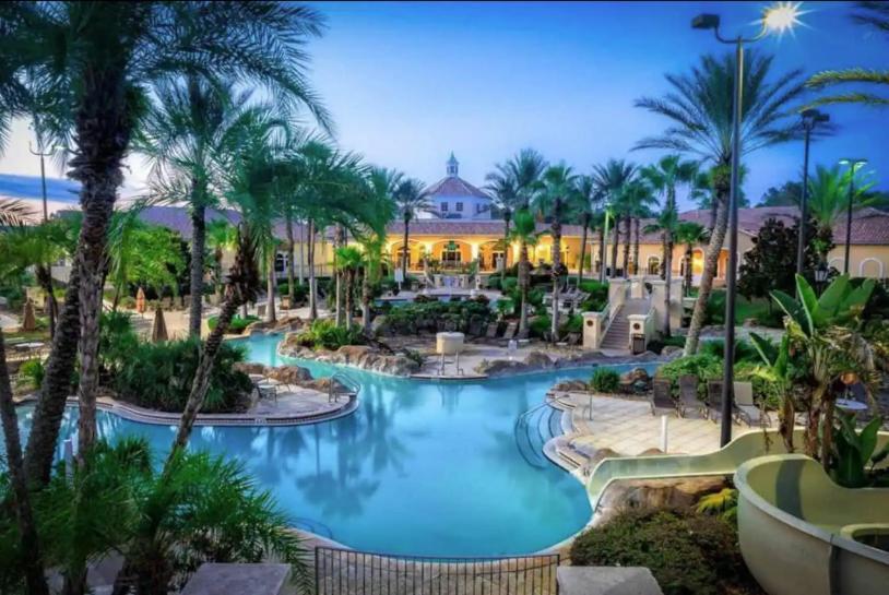 Appartement At Regal Palms-4 Bedroom3.5 Bath Townhouse *